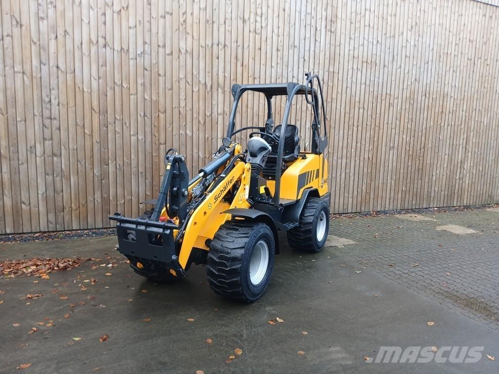 Schäffer 2445S 小型装载机