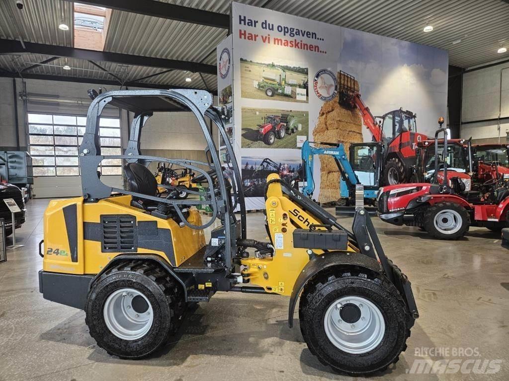 Schäffer 24E 小型装载机