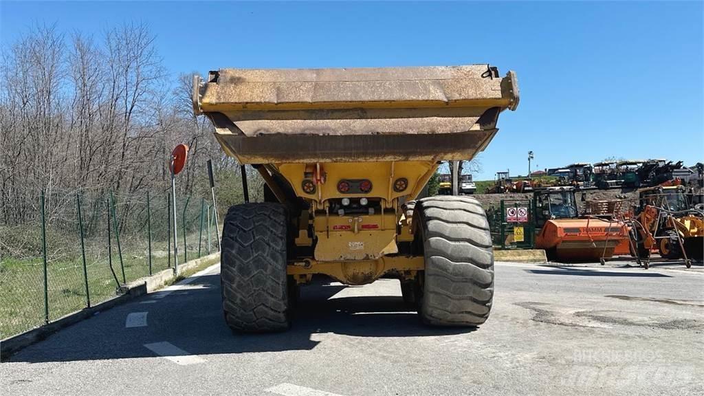 Bell B30E 6x6 翻斗车\公路型自卸车
