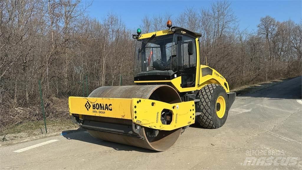 Bomag BW213 DH-5 土壤压实机