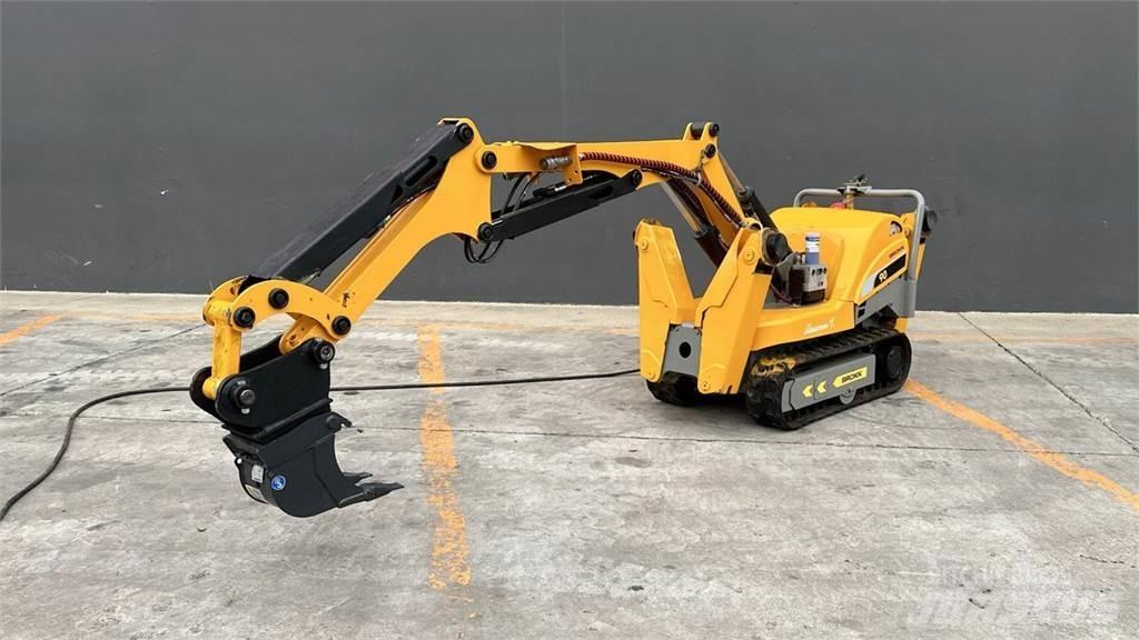 Brokk 90 小型挖掘机