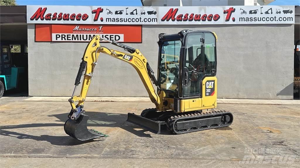 CAT 302CR 小型挖掘机