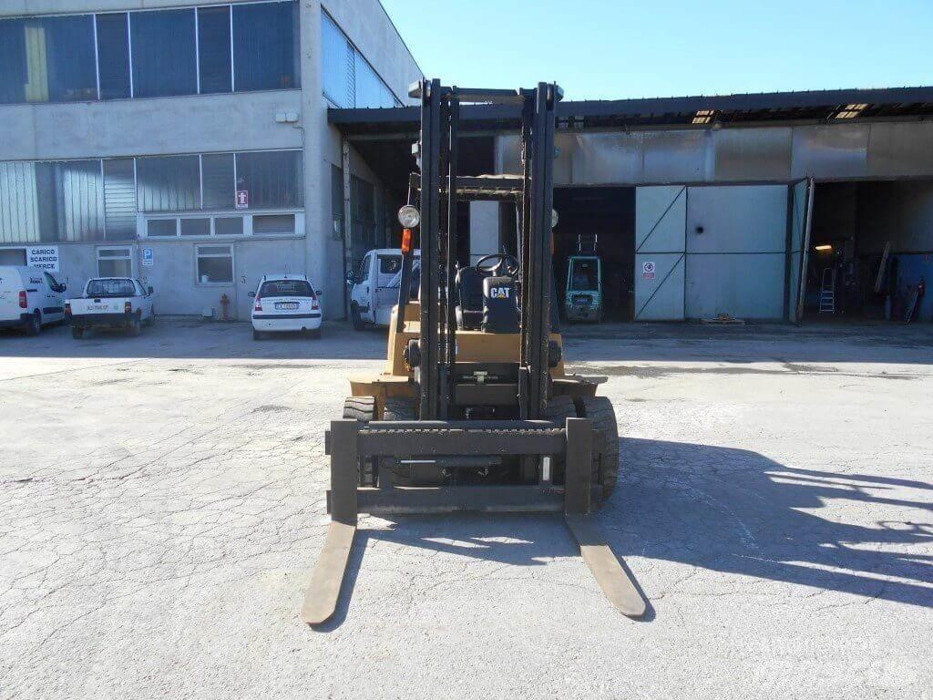 CAT DP40KL 柴油叉车