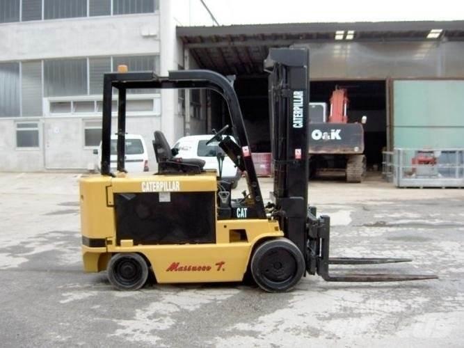 CAT M100D 电动叉车