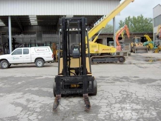 CAT M100D 电动叉车