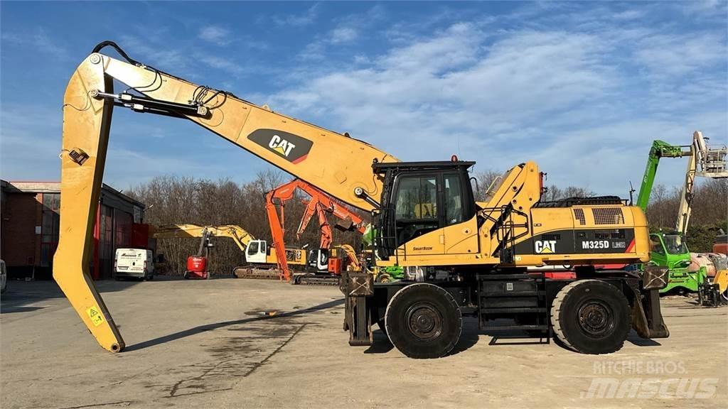 CAT M325D 4X4 轮式挖掘机
