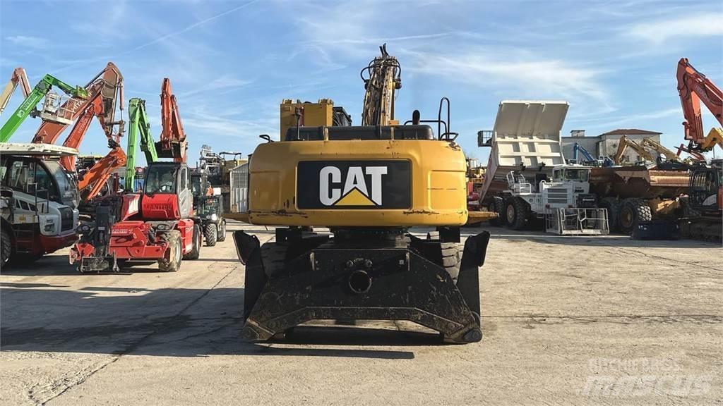 CAT M325D 4X4 轮式挖掘机