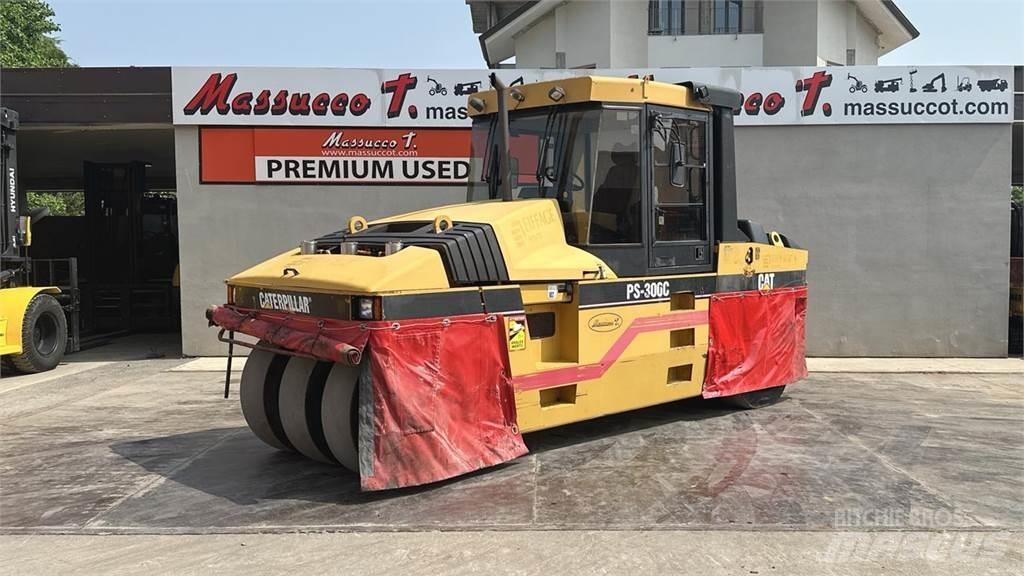 CAT PS-300C 土壤压实机