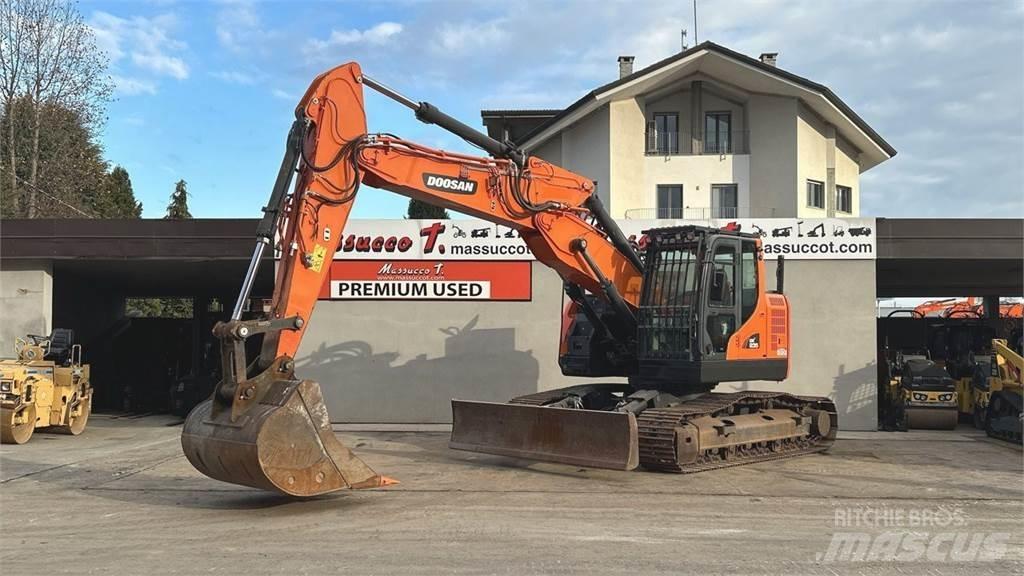 Doosan DX235LCR-5 履带挖掘机