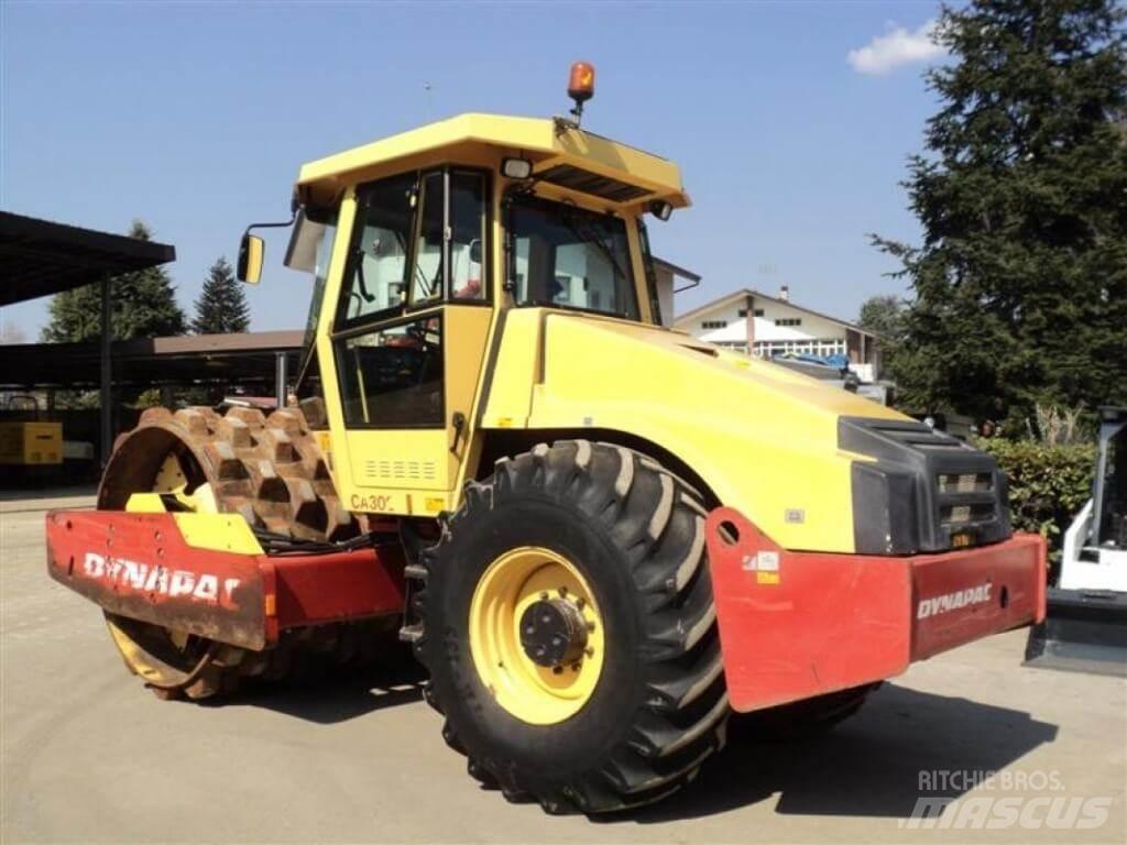Dynapac CA302PD 土壤压实机