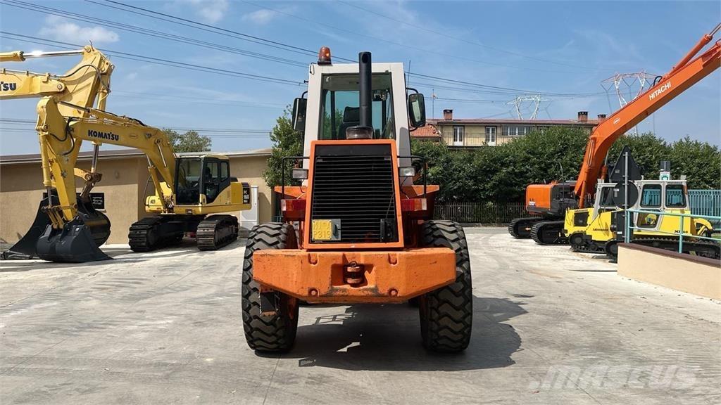 Fiat-Hitachi FR90 4X4 轮式装载机