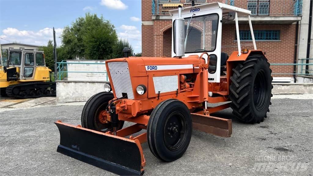 Ford 5600 4X2 履带式推土机