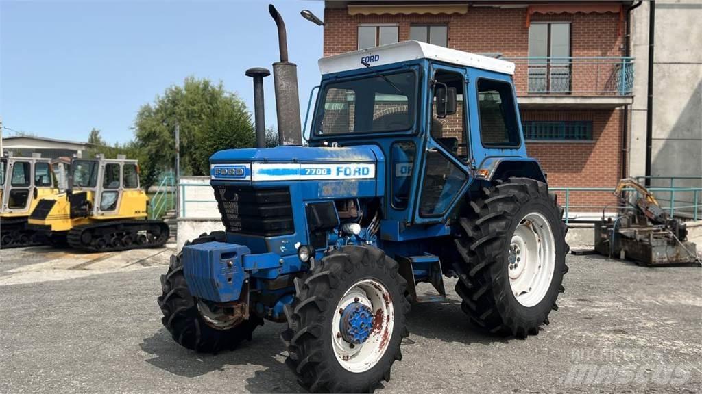 Ford 7700 4X4 推雪机