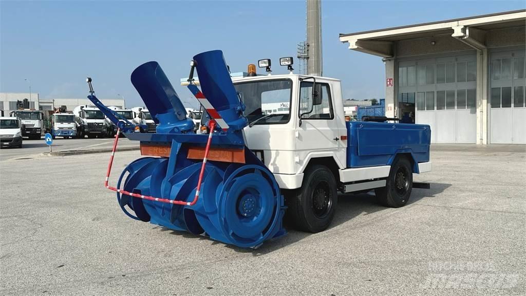  Fresia F60 4X4 推雪机