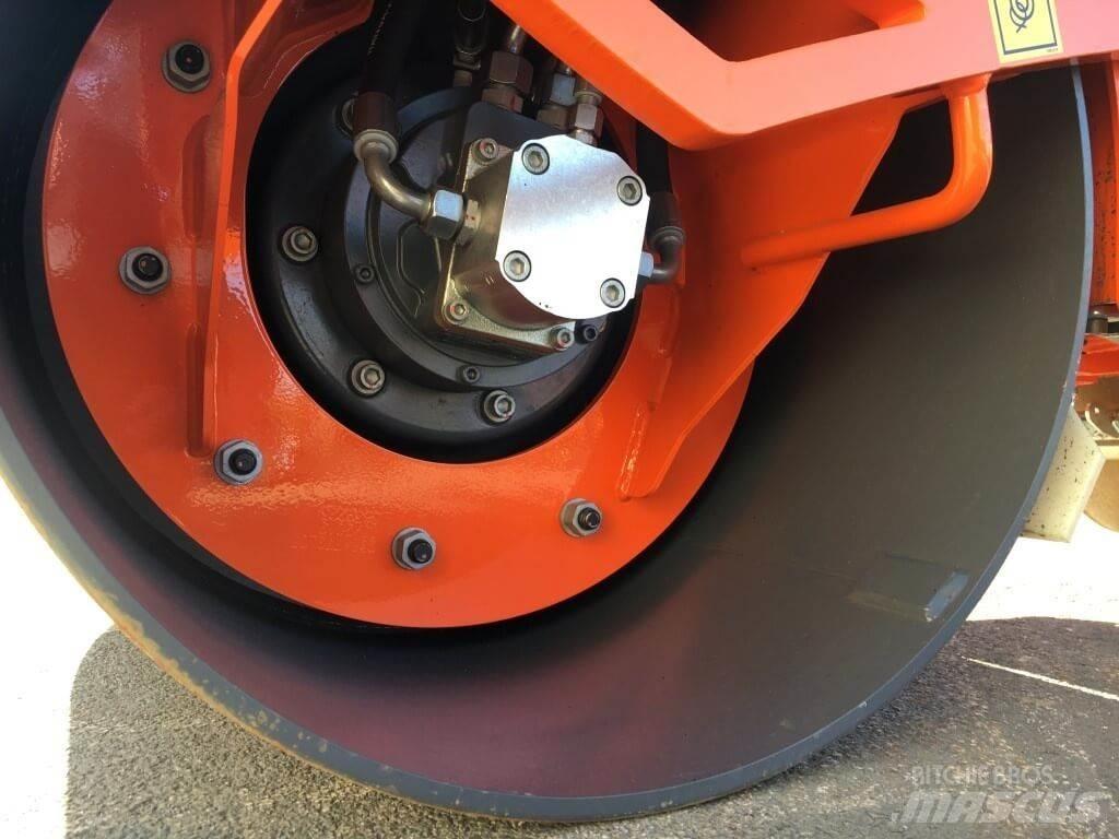 Hamm HD8VV 土壤压实机