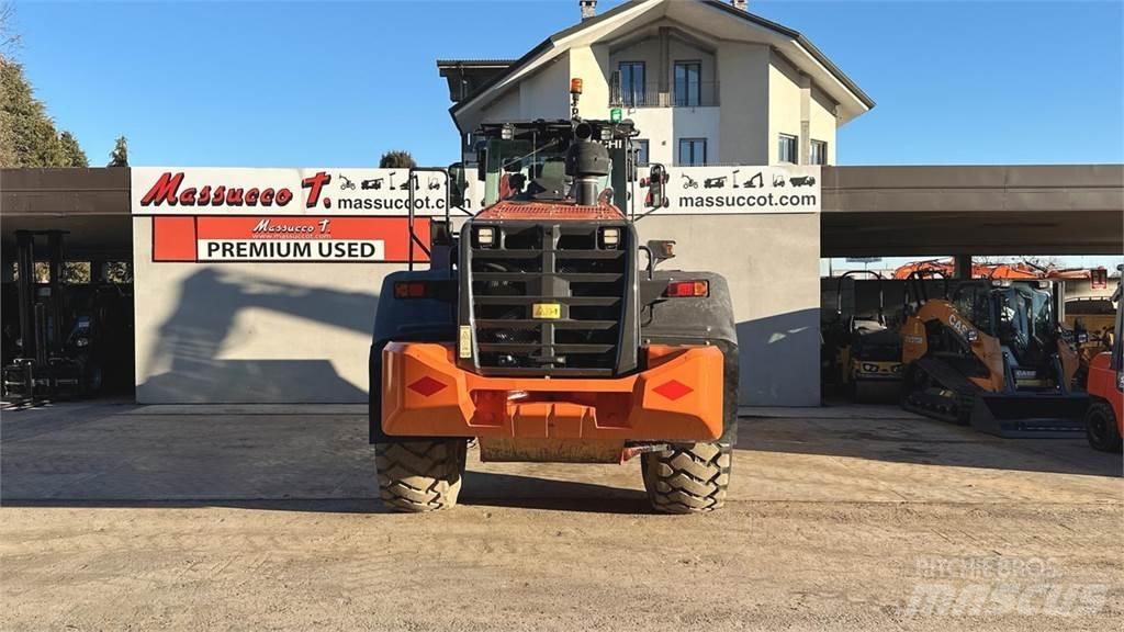 Hitachi ZW220-6 轮式装载机