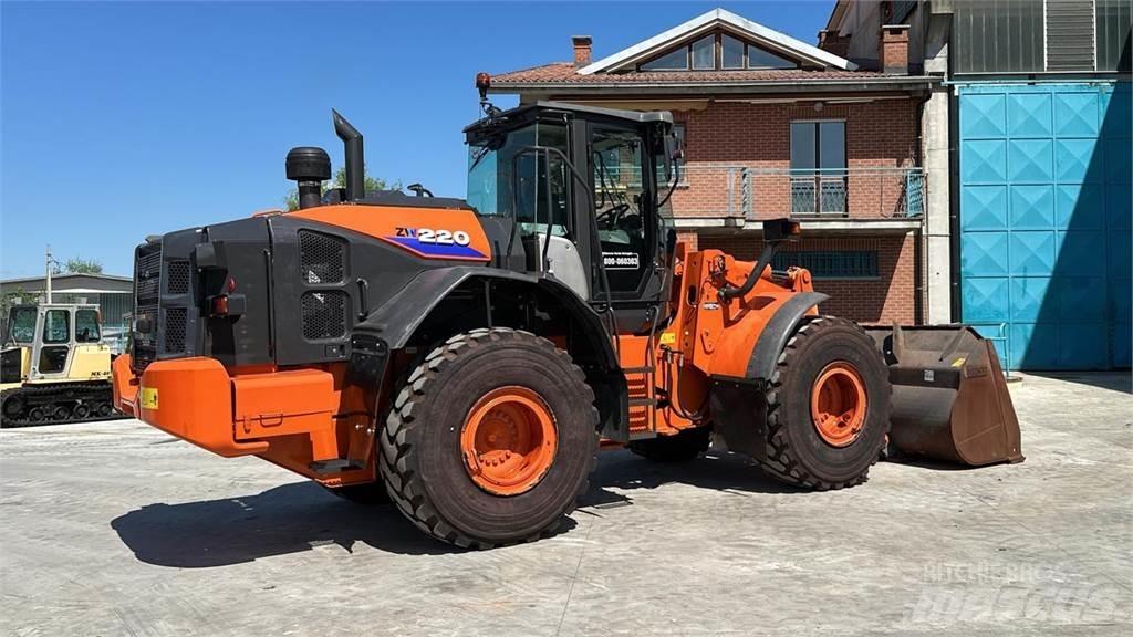 Hitachi ZW220-6 轮式装载机