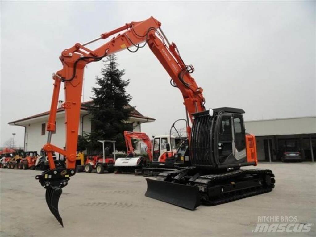 Hitachi ZX135 US-6 挖坑机