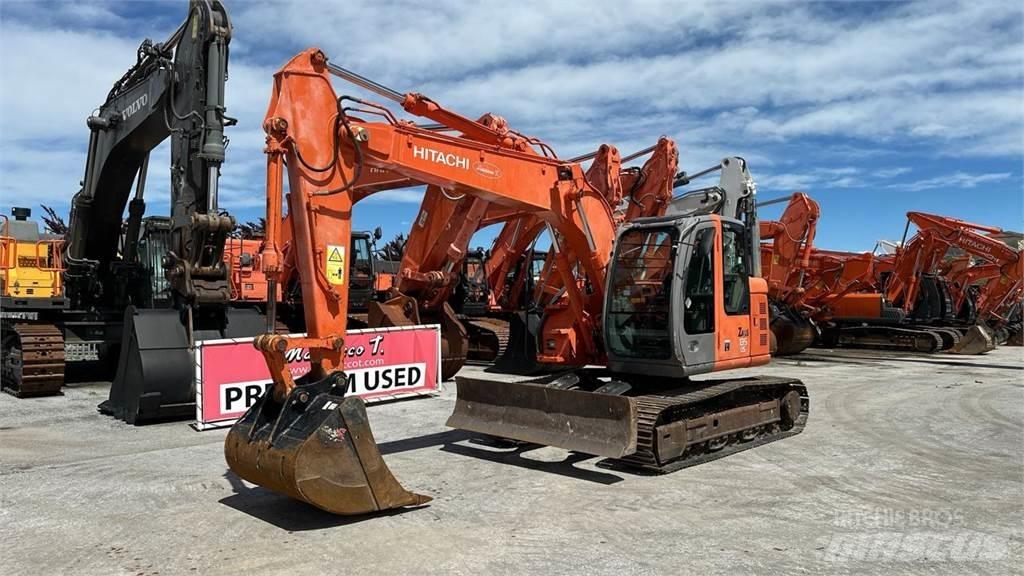 Hitachi ZX135US 中型挖掘机