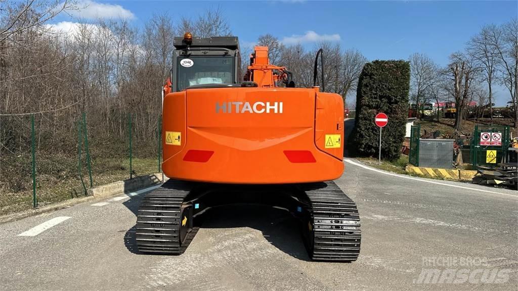 Hitachi ZX135US-3 中型挖掘机