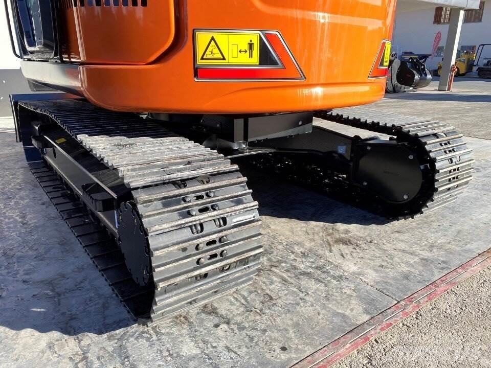 Hitachi ZX135US-7 中型挖掘机