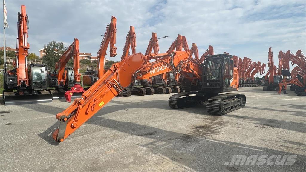 Hitachi ZX225USLC-7 履带挖掘机