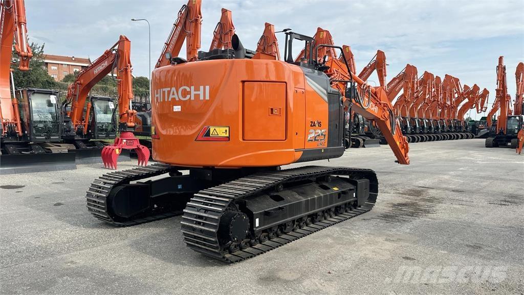 Hitachi ZX225USLC-7 履带挖掘机
