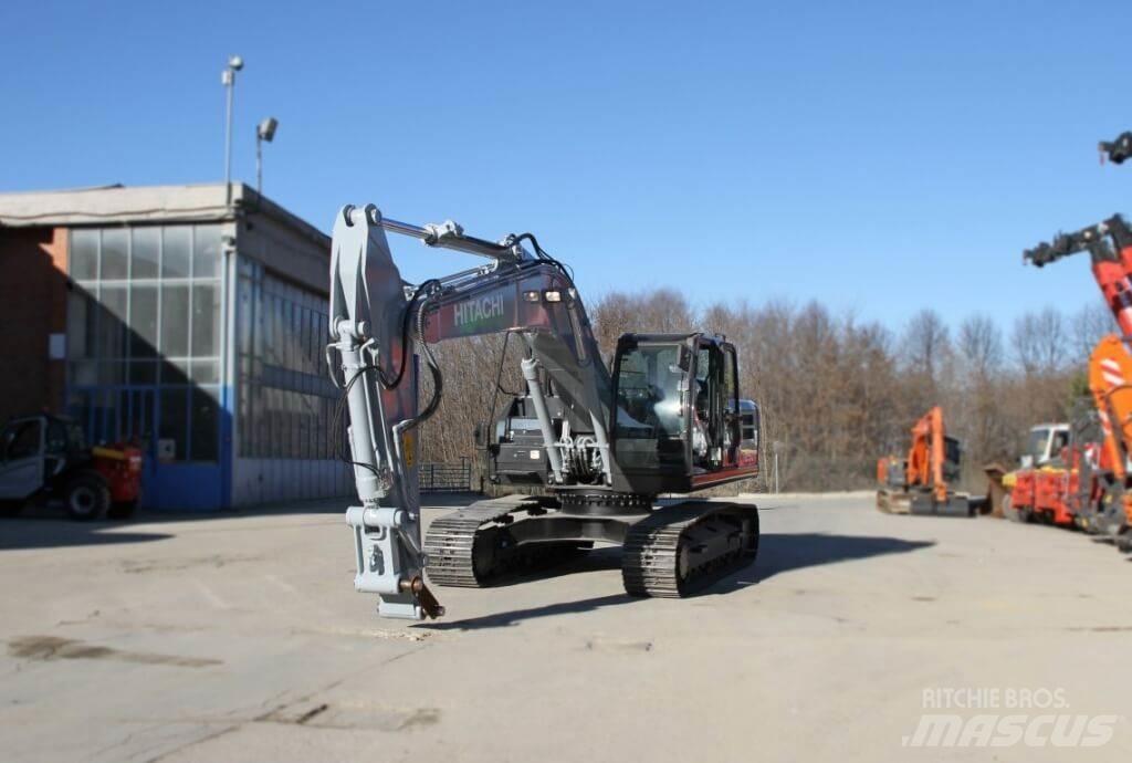 Hitachi ZX250LCN-6 挖坑机