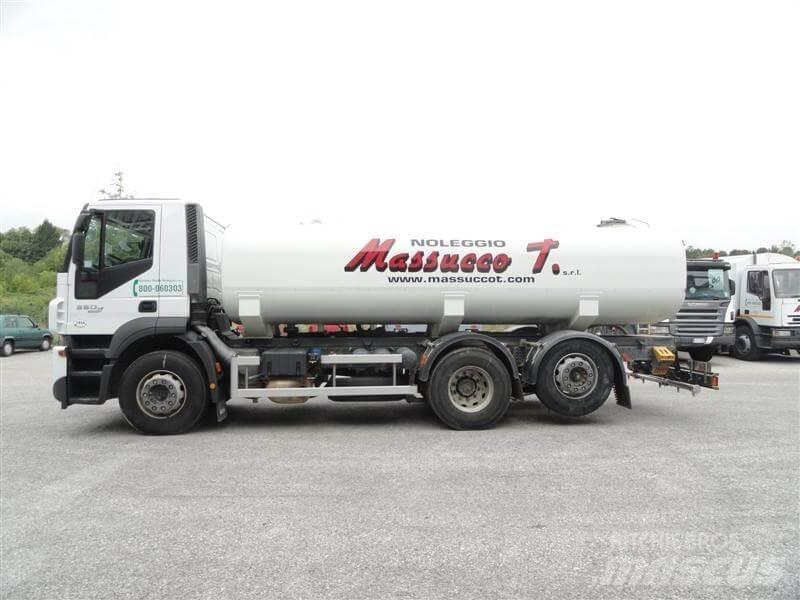 Iveco Stralis 360 油罐车