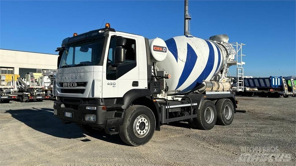 Iveco Trakker 450 6X4 混凝土搅拌车