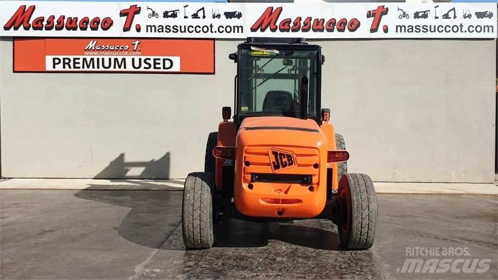 JCB 940 4x2 越野叉车|叉装车