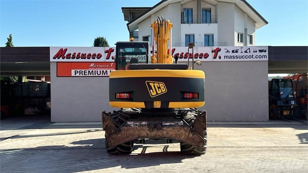 JCB JS130W 4x4 轮式挖掘机