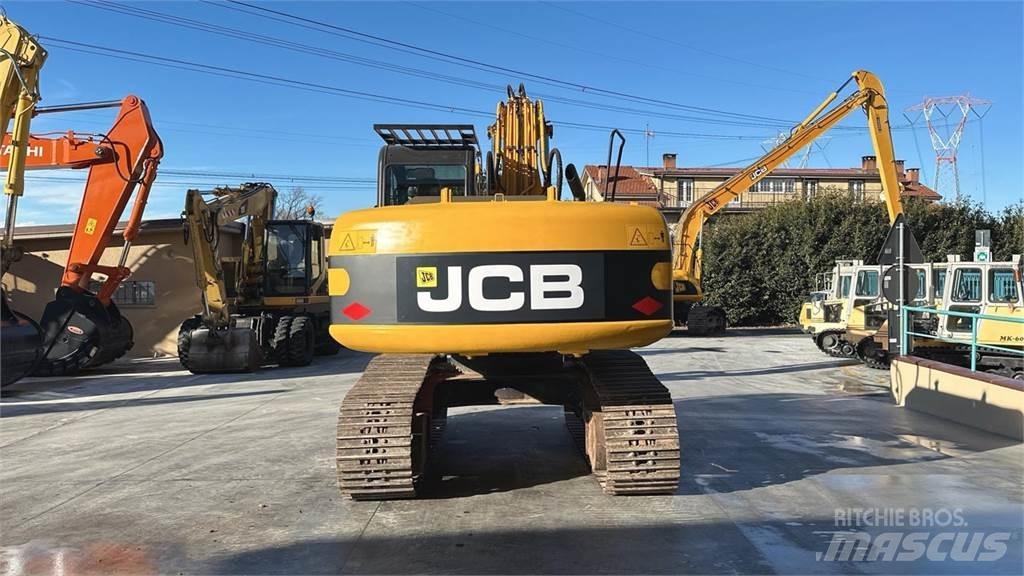 JCB JS235HD 履带挖掘机