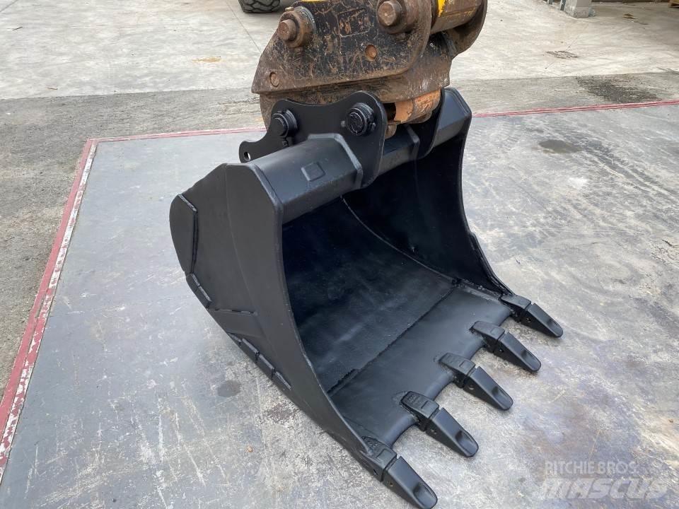 JCB JZ141 中型挖掘机