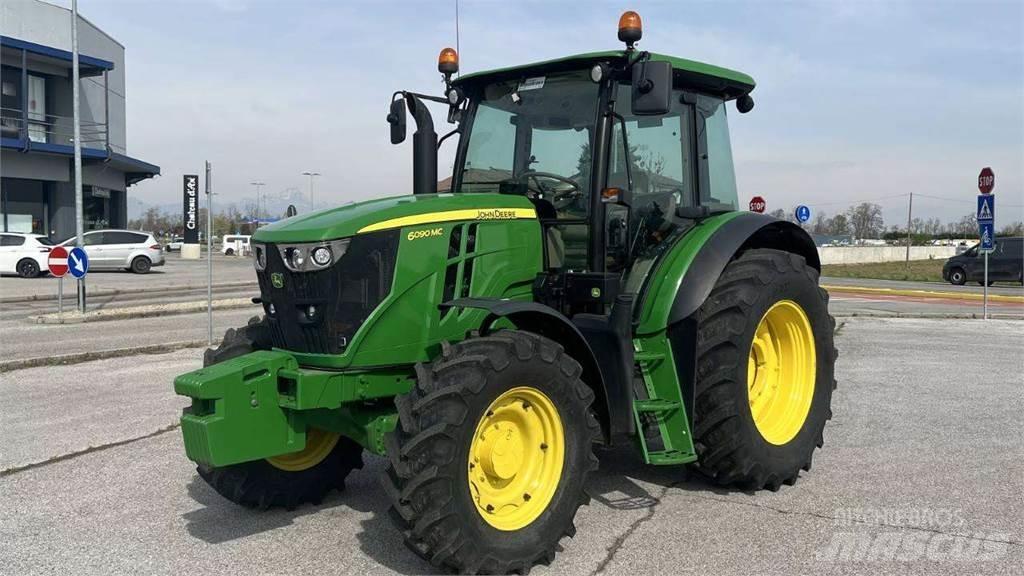 John Deere 6090MC 4X4 推雪机