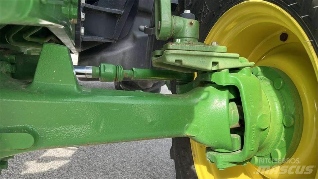 John Deere 6090MC 4X4 推雪机