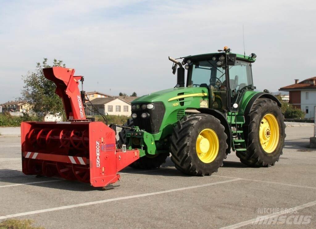 John Deere 7930 4X4 推雪机