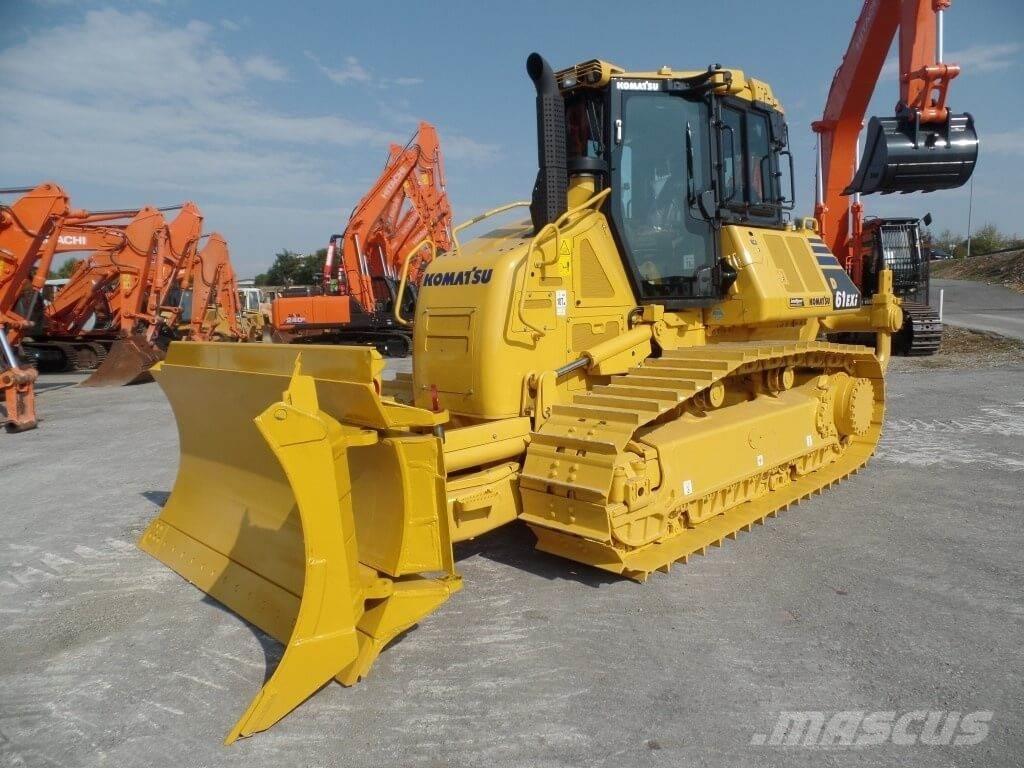 Komatsu D61 EXi 履带式推土机