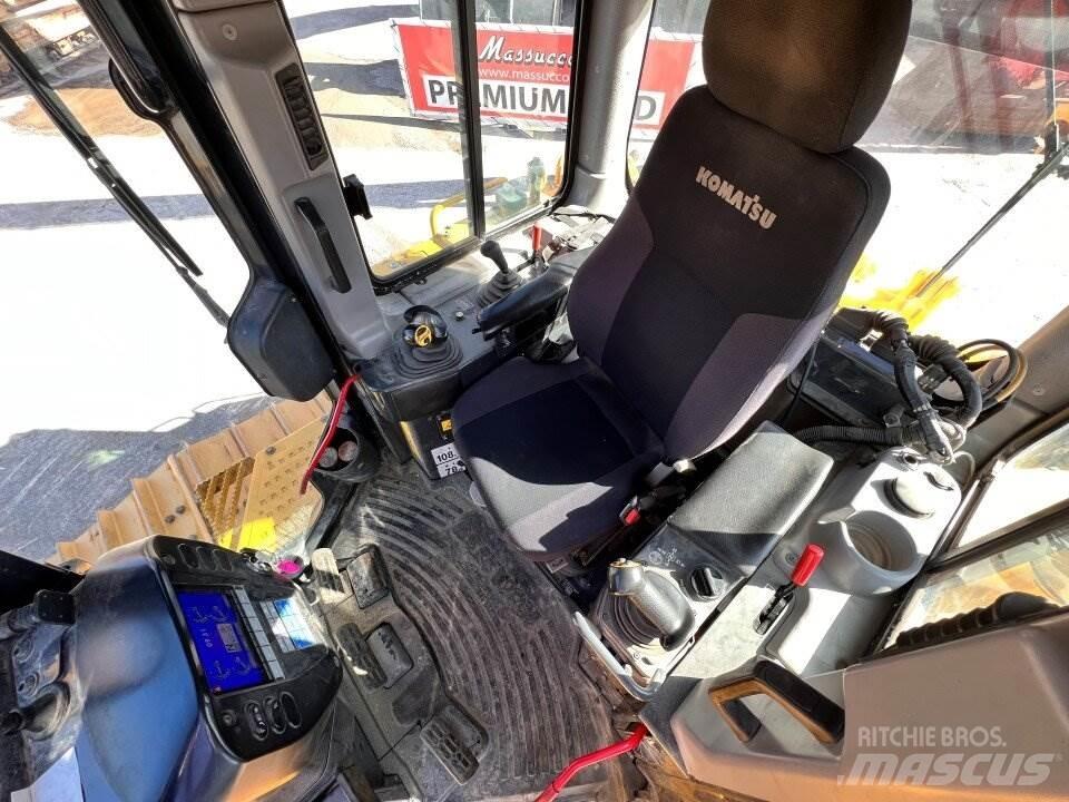 Komatsu D65 履带式推土机