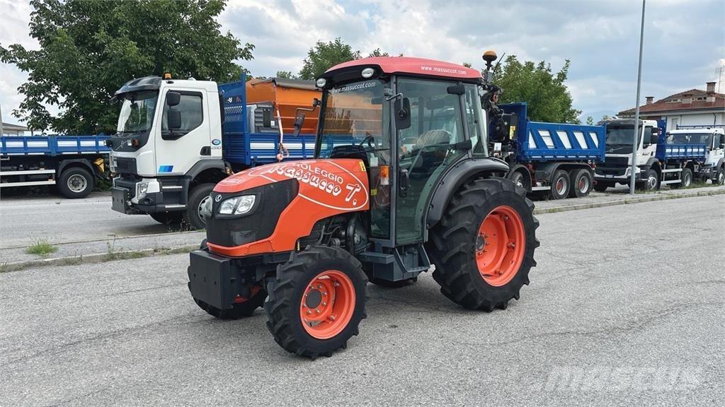 Kubota M8540N 4X4 推雪机