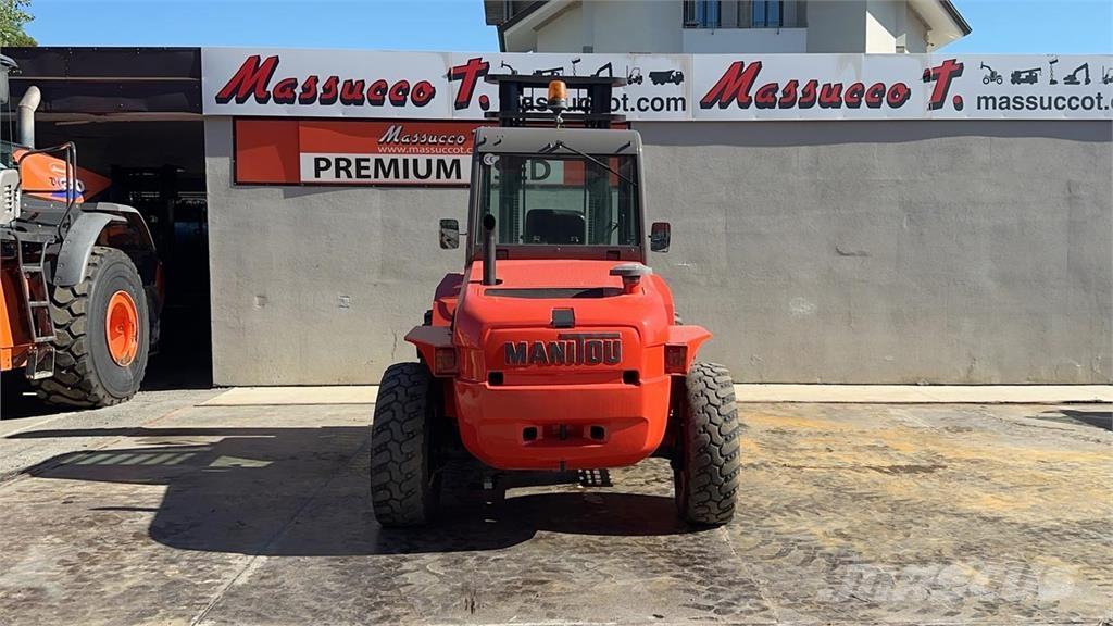 Manitou M50-4 4x4 越野叉车|叉装车