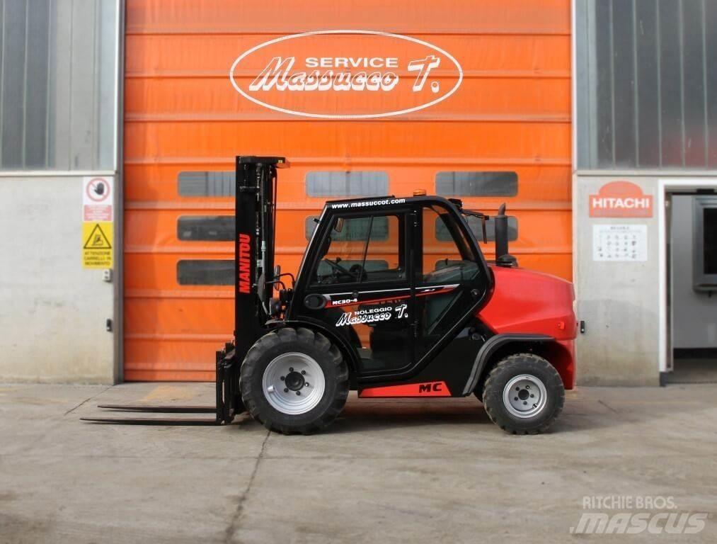 Manitou MC30-4 DK 4X4 越野叉车|叉装车