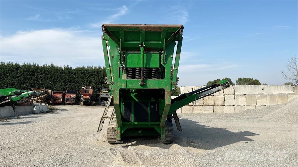 McCloskey J40 V2 磨粉机