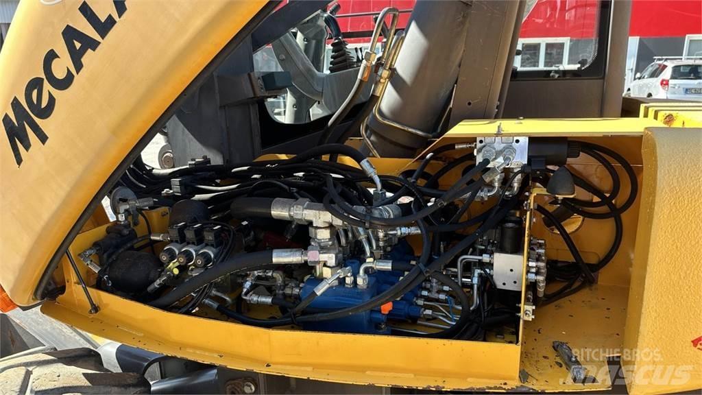 Mecalac 10MSX 4X4 轮式挖掘机