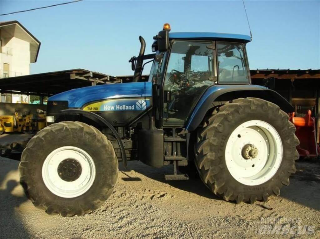 New Holland TM190 推雪机