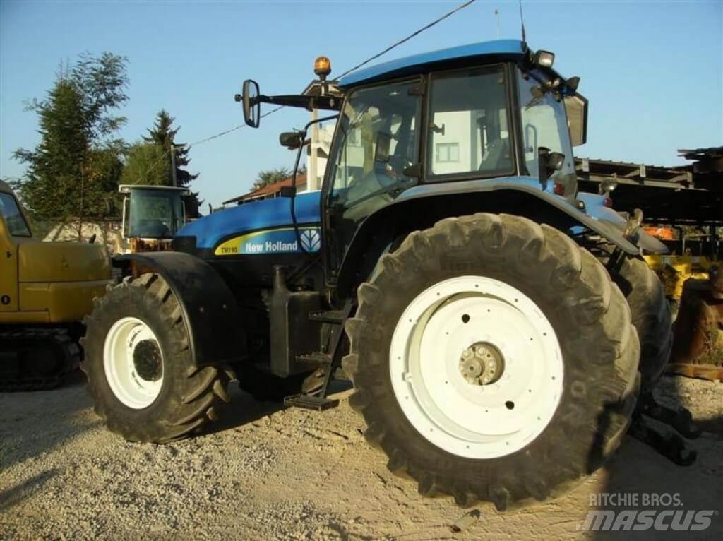 New Holland TM190 推雪机