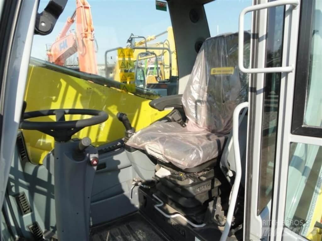 New Holland WE210 轮式挖掘机