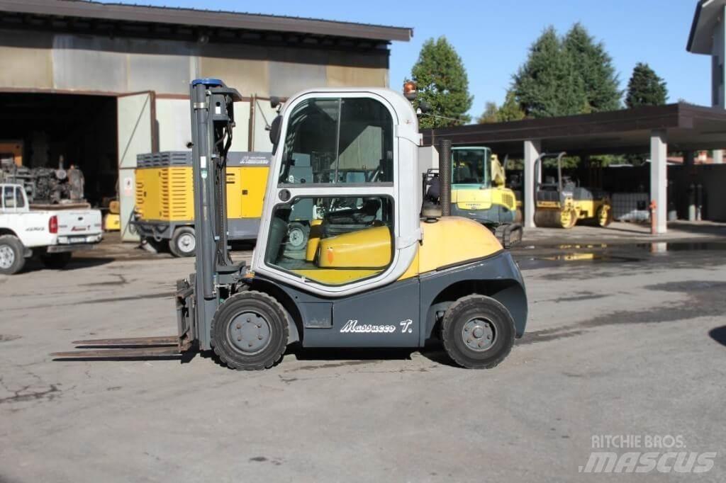 Nuova Detas SHR 40 柴油叉车