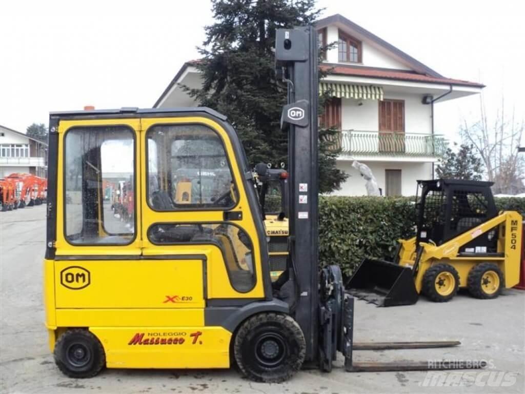 OM EU 30 电动叉车