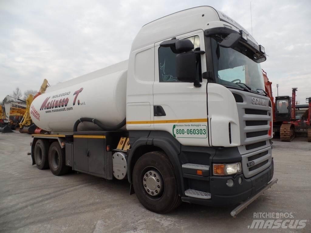 Scania R420 油罐车